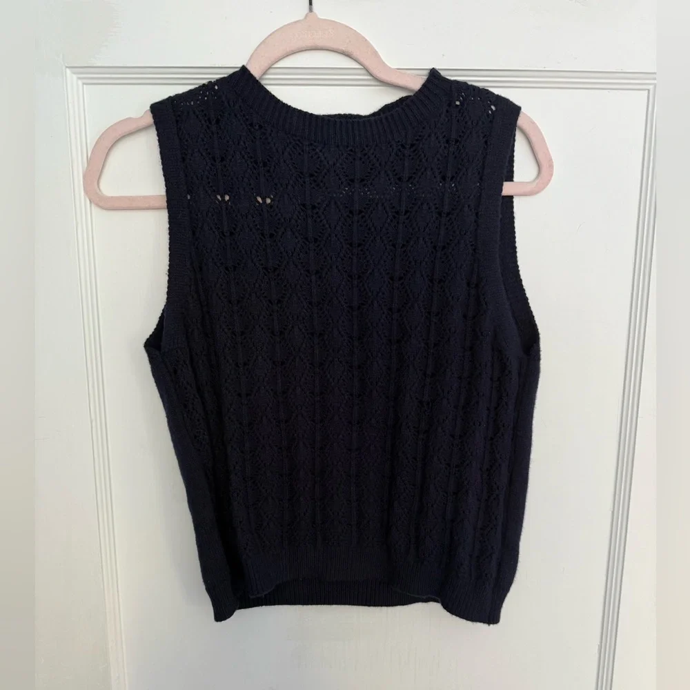 Navy Blue Delicate Knit Sleeveless Sweater Vest Approx Size Medium - Picture 2 of 4